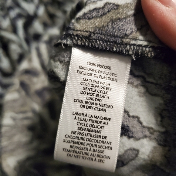 BeachLunchLounge Marissa Black Glow Peasant Top Size Large 100% Viscose - Picture 8 of 10